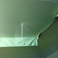 Pose tissu tendu au plafond en cours de réalisation